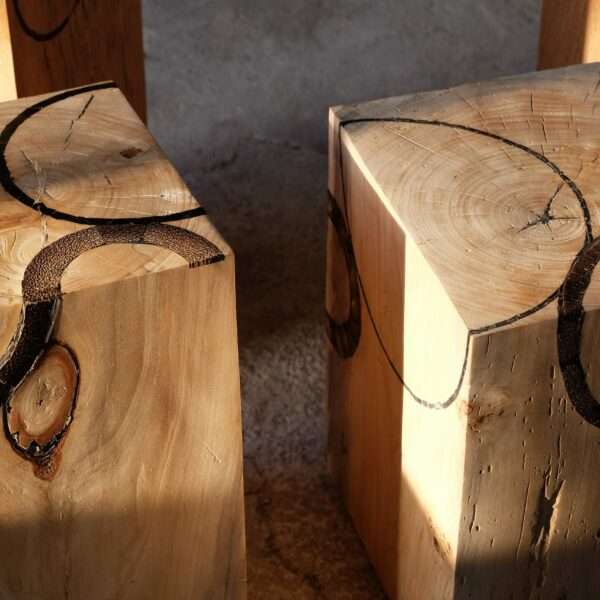 Cube en bois en Peuplier massif. Tabouret, bloc, assise. Meuble original, design et unique sur mesure. Décoration d'intérieur