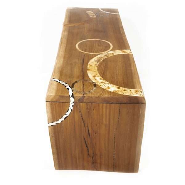 Table basse en bois massif. Orme. Meuble design, unique et original. Table sur mesure. Décoration d'intérieur.
