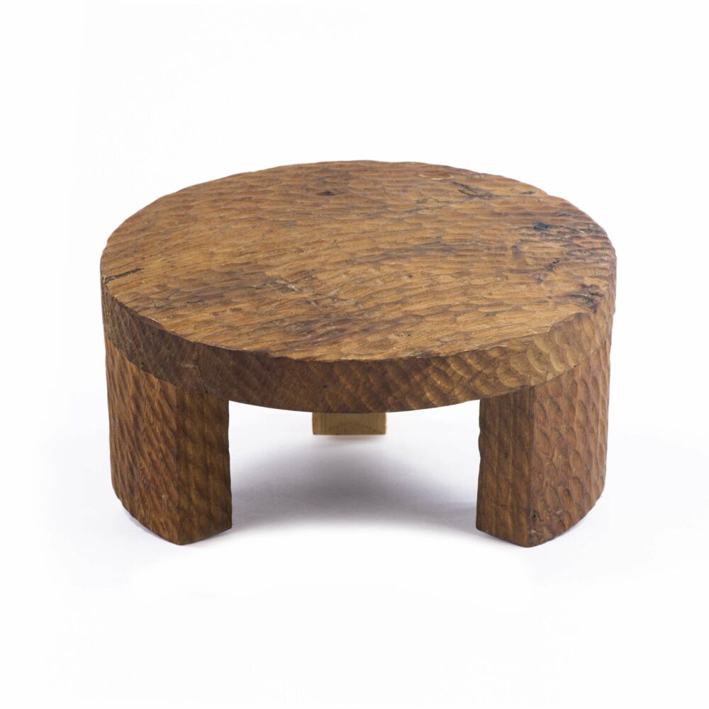 Table gigogne en bois d'orme scupltée à l'arrachée. Meuble design et origninal en série limitée. Table sur mesure. Décoration originale.