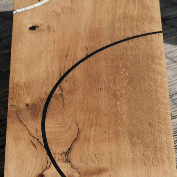 Table basse en bois massif. Chêne ramageux. Meuble design, unique et originale. Table sur mesure. Décoration d'intérieur